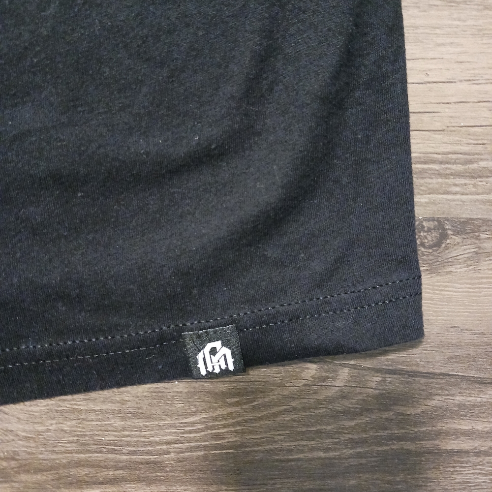 Graphic Tee - Picture 3 of 4